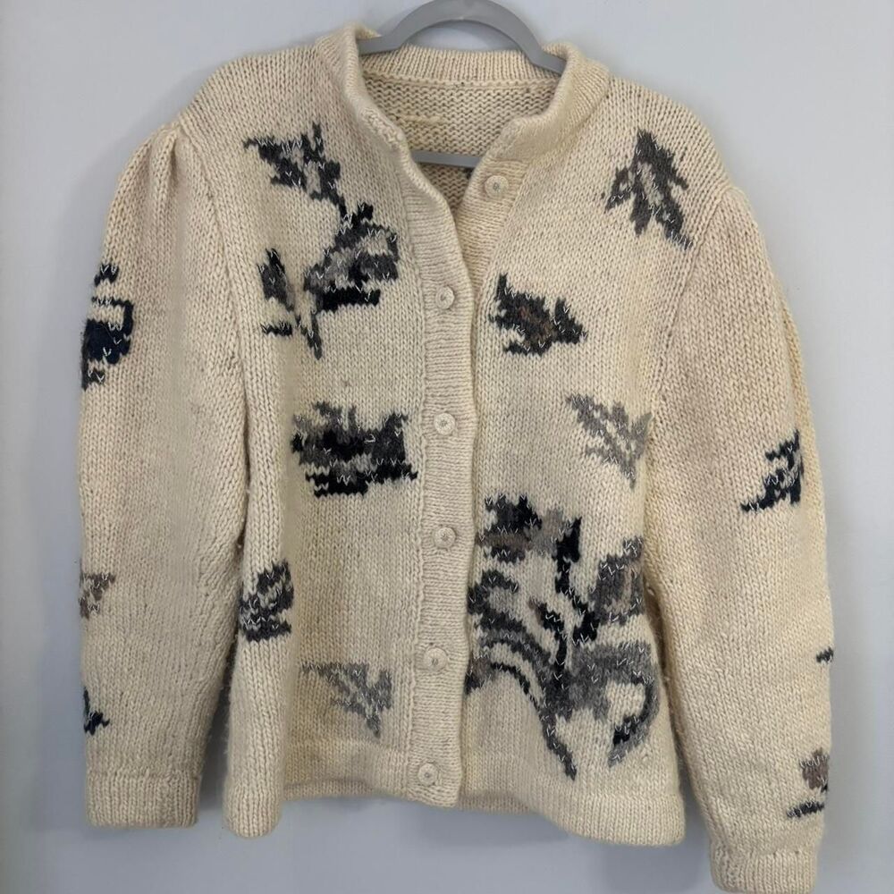 Unbranded Women's Cream and White Cardigan